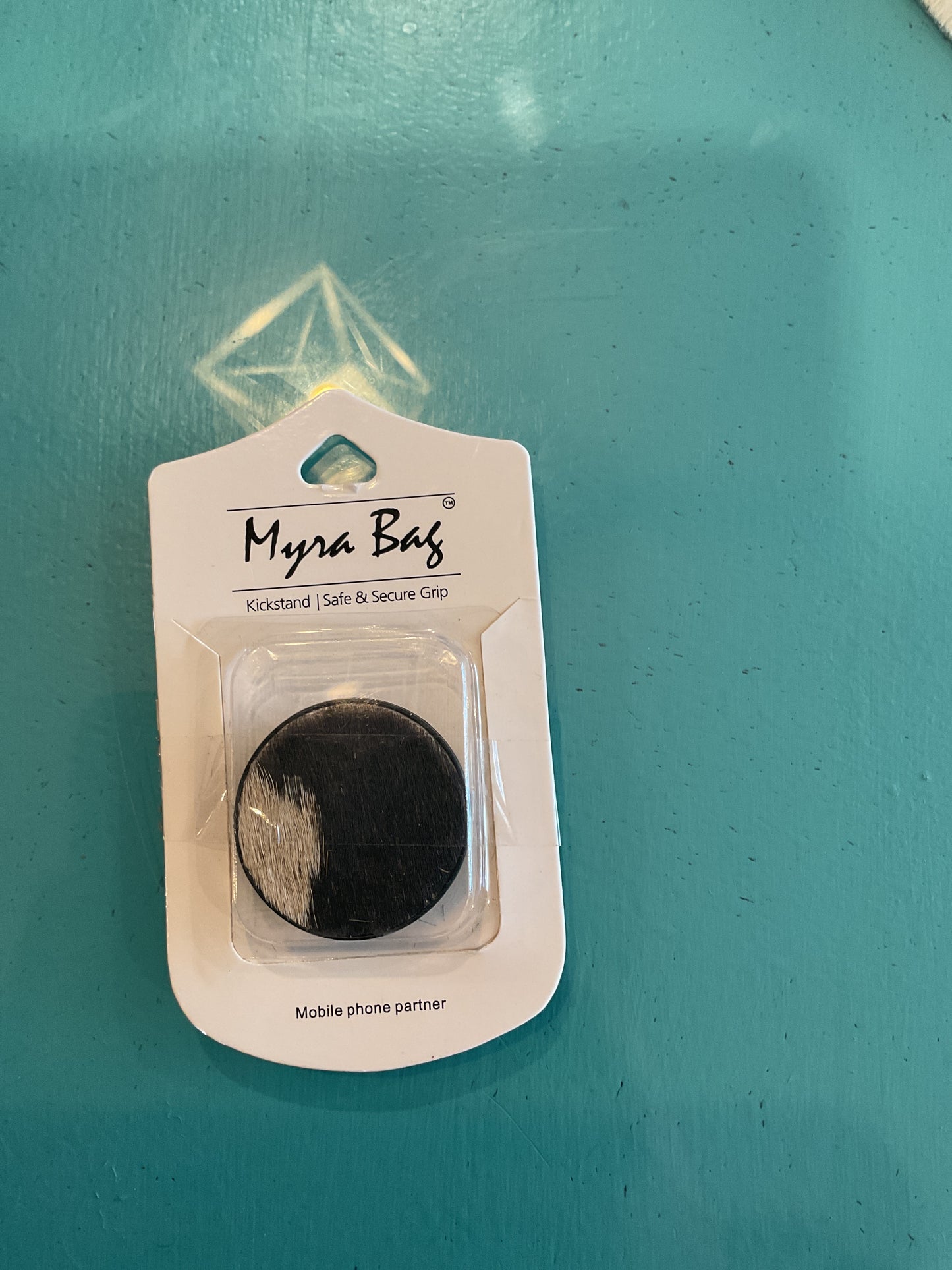 Cowhide pop socket