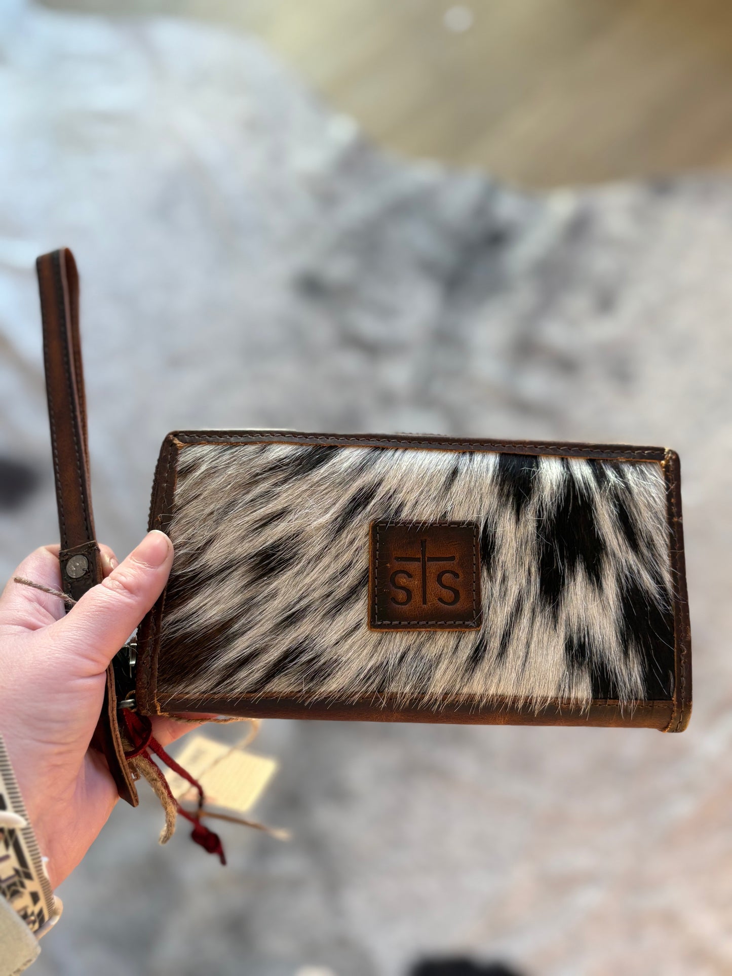 STS wristlet wallet