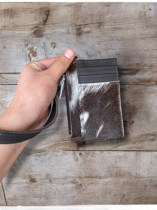 Wristlet Cowhide credit card : Brown